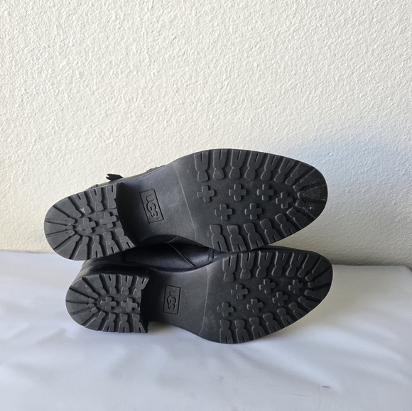 UGG Aureo Black Smooth Leather Ankle Zipper-Up Booties Size 8 - Picture 10 of 16